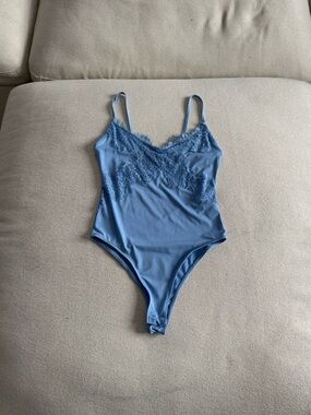 Zara Light Blue Lace Bodysuit Small NWOT Periwinkle V-Neck